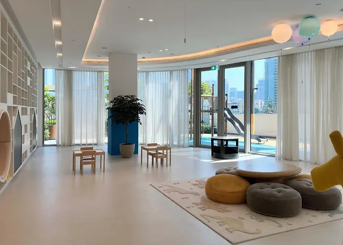 Holiday Retreat At Touching Distance To Burj Khalifa, Downtown Dubai