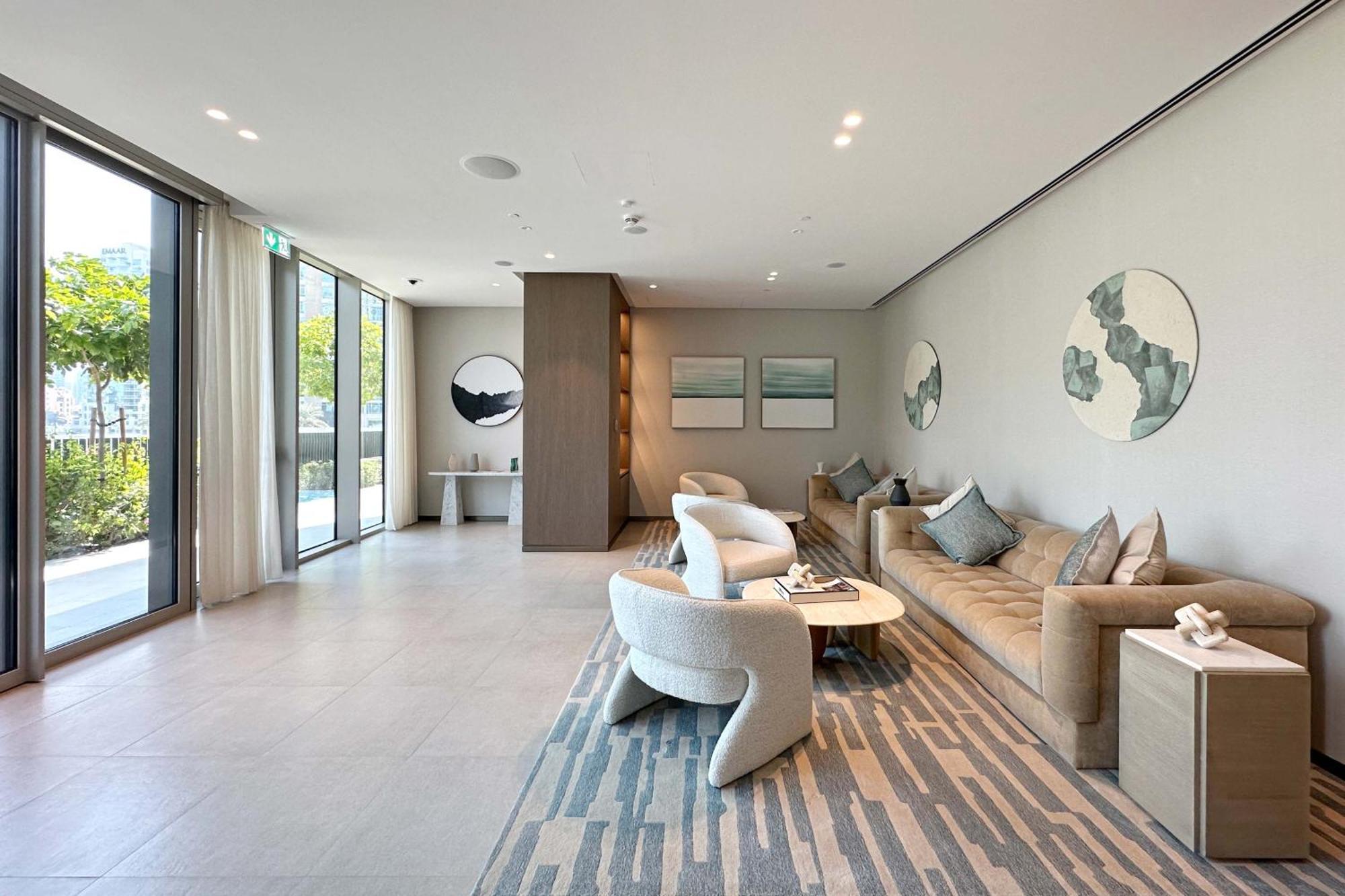 Retreat At Touching Distance To Burj Khalifa, Downtown Holiday home *